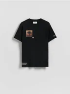 Koszulki męskie - Reserved - T-shirt regular z nadrukiem - czarny - miniaturka - grafika 1