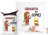Gadżety dla niej i dla niego - ZESTAW PODUSZKA + KUBEK DLA GEODETY PREZENT z Nadrukiem ze Zdjęciem - miniaturka - grafika 1