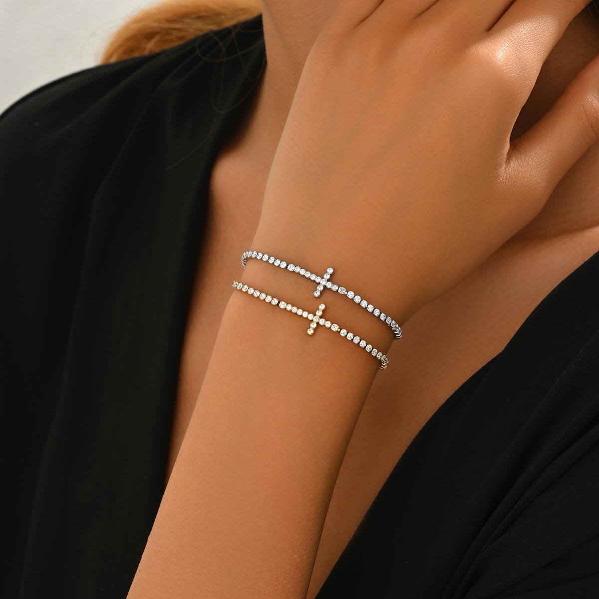 Bransoletka tenisówka złota z krzyżem - cyrkonie połączone bransoletka krzyżyk - stal szlachetna wodoodporna