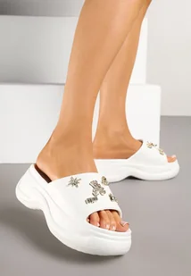 Białe Klapki na Platformie z Metalowymi Aplikacjami i Cyrkoniami Dorlia - Klapki i japonki damskie - miniaturka - grafika 1