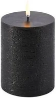 Świece - Uyuni - Świeca Słupkowa LED 7,8x10,1 cm Rustic Forest Black Uyuni Lighting - miniaturka - grafika 1