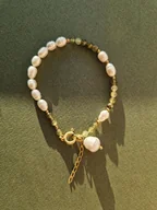 Bransoletki - Bransoletka z zielonych granatów i naturalnych pereł z łańcuszkiem - miniaturka - grafika 1