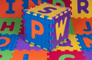 Mata Sensoryczna z 26 Puzzli Alfabet dla dzieci 10m+ Wyjmowane litery + Pianka EVA + Różne faktury - Maty edukacyjne - miniaturka - grafika 1