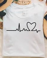 Bluzki damskie - biała bluzka z sercem - miniaturka - grafika 1