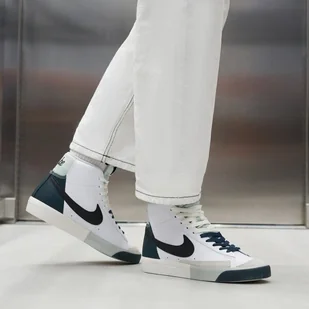 NIKE BLAZER MID 77 SE - Buty dla chłopców - miniaturka - grafika 1