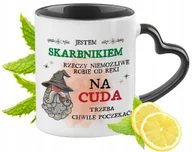 Kubki - Dla Skarbnika Kubek Czarny z Uszkiem w Kształcie Serca na Prezent + Opakowanie na prezent (wzór 02) - miniaturka - grafika 1