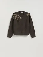 Swetry damskie - Reserved - Sweter z ozdobnymi aplikacjami - ciemnobrązowy - miniaturka - grafika 1