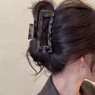 Ozdoby do włosów - TEMU 2025 Modna Spinka do Włosów, Retro Duża Kwadratowa Spinka w Leopard Print, Minimalistyczny Klips do Updo na Czele, Uniwersalna Spinka do - miniaturka - grafika 1
