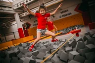 Czasopisma - Rodzinna przygoda w Parku Trampolin - Warszawa - miniaturka - grafika 1