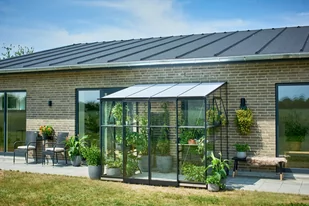 HALLS szklarnia przyścienna Qube 68 - (4,7 m2; 1,88 x 2,51 m), czarna + baza, SZKŁO HARTOWANE - Szklarnie ogrodowe - miniaturka - grafika 1