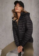 Kurtki damskie - Czarna Pikowana Kurtka Przejściowa z Kapturem z Możliwością Odpięcia Feziel - miniaturka - grafika 1