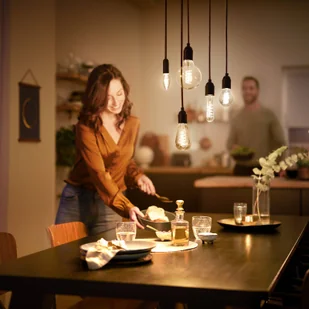 Philips E27 żarówka LED A60 3,1W 1 800 K złota - Żarówki LED - miniaturka - grafika 2
