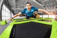 Czasopisma - Zabawa w Parku Trampolin dla Dwojga w Warszawie - miniaturka - grafika 1