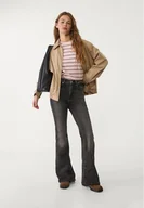 Spodnie damskie - Stradivarius Rozszerzane jeansy z rozcięciami Ciemnoszary 38 - miniaturka - grafika 1