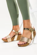 Sandały damskie - Złote sandały skórzane damskie na koturnie błyszczące PRODUKT POLSKI Casu 40286-37 - miniaturka - grafika 1