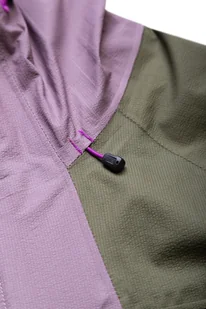 RONHILL Kurtka do biegania damska TECH FORTIFY JACKET woodland - Kurtki i kamizelki sportowe damskie - miniaturka - grafika 13