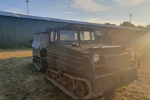 Przejażdżka pojazdem Bandvagn 202 w Malechowie - Czasopisma - miniaturka - grafika 1