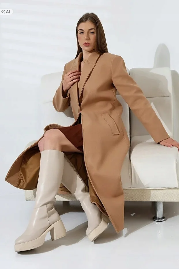 DŁUGI BEŻOWY PŁASZCZ ELEGANCKI Z GŁADKIEJ TKANINY 40 5IA