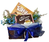 Zestawy upominkowe - Poczta Upominkowa, kosz prezentowy Toffifee - miniaturka - grafika 1