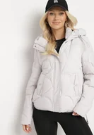 Kurtki damskie - Biała Pikowana Kurtka o Pudełkowym Kroju z Kapturem i Ściągaczami Selizola - miniaturka - grafika 1