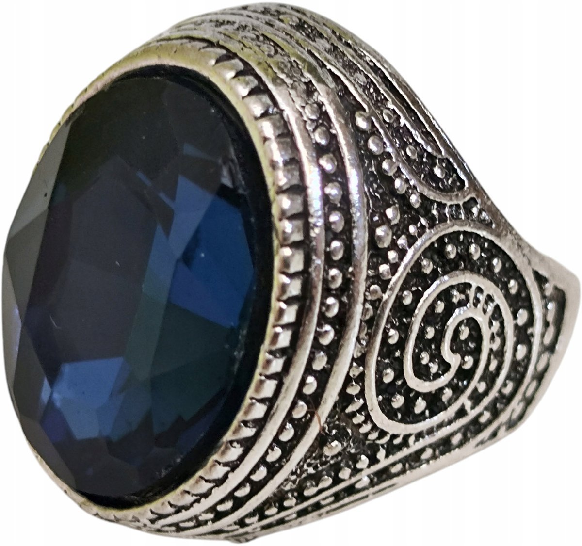 Srebrny Sygnet z Dużym Kyanitem Czarny Kamień Stal Szlachetna Vintage