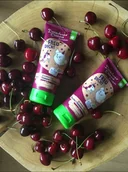 Kosmetyki kąpielowe dla dzieci - Dresdner Essenz Dresdner Essenz: jeżynowy żel 3w1 Bądź szczęśliwy! Dirty Birdie - miniaturka - grafika 1