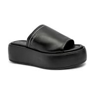 Klapki i japonki damskie - Calvin Klein Skórzane klapki FLATFORM SLIDE LTH - miniaturka - grafika 1