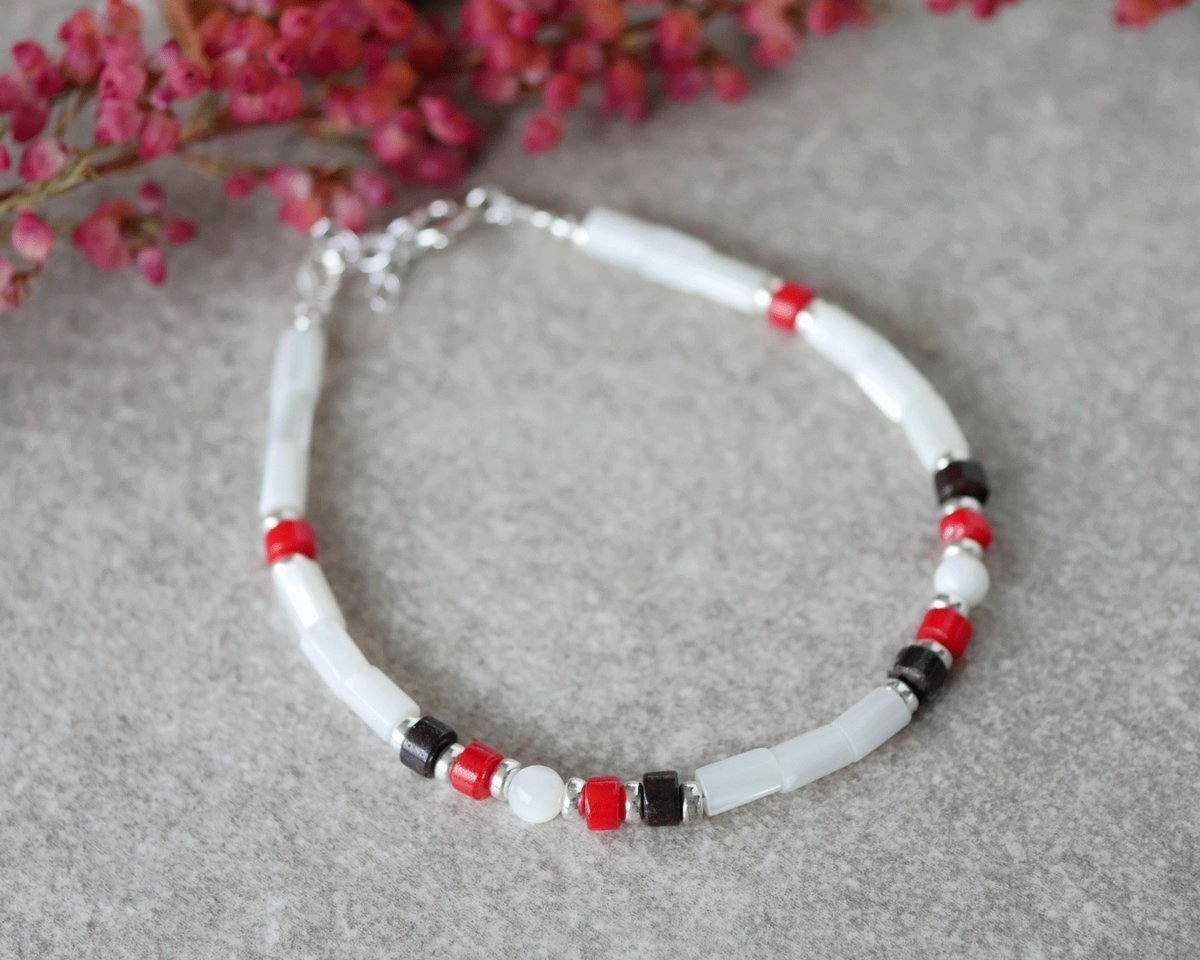 Bransoletka z masą perłową, koralem i jaspisem - II