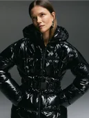 Kurtki damskie - Reserved - Pikowana kurtka z paskiem - czarny - miniaturka - grafika 1
