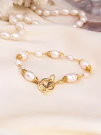 Bransoletki - L'Atelier de Gaia Pozłacana bransoletka z perłami - miniaturka - grafika 1