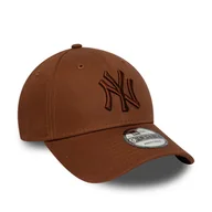 Czapki damskie - Czapka zimowa New Era League Essential 9Forty New York Yankees dark auburn WYSYŁKA W 24H 30 DNI NA ZWROT - miniaturka - grafika 1