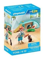 Klocki - Playmobil My Life 71746 Chłopiec ze świnką morską - miniaturka - grafika 1