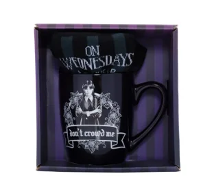 Pyramid Wednesday Wear Black Kubek & Skarpetki - Gadżety dla graczy - miniaturka - grafika 1