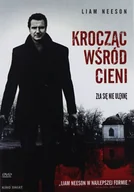 Filmy akcji DVD - Krocząc wśród cieni - miniaturka - grafika 1