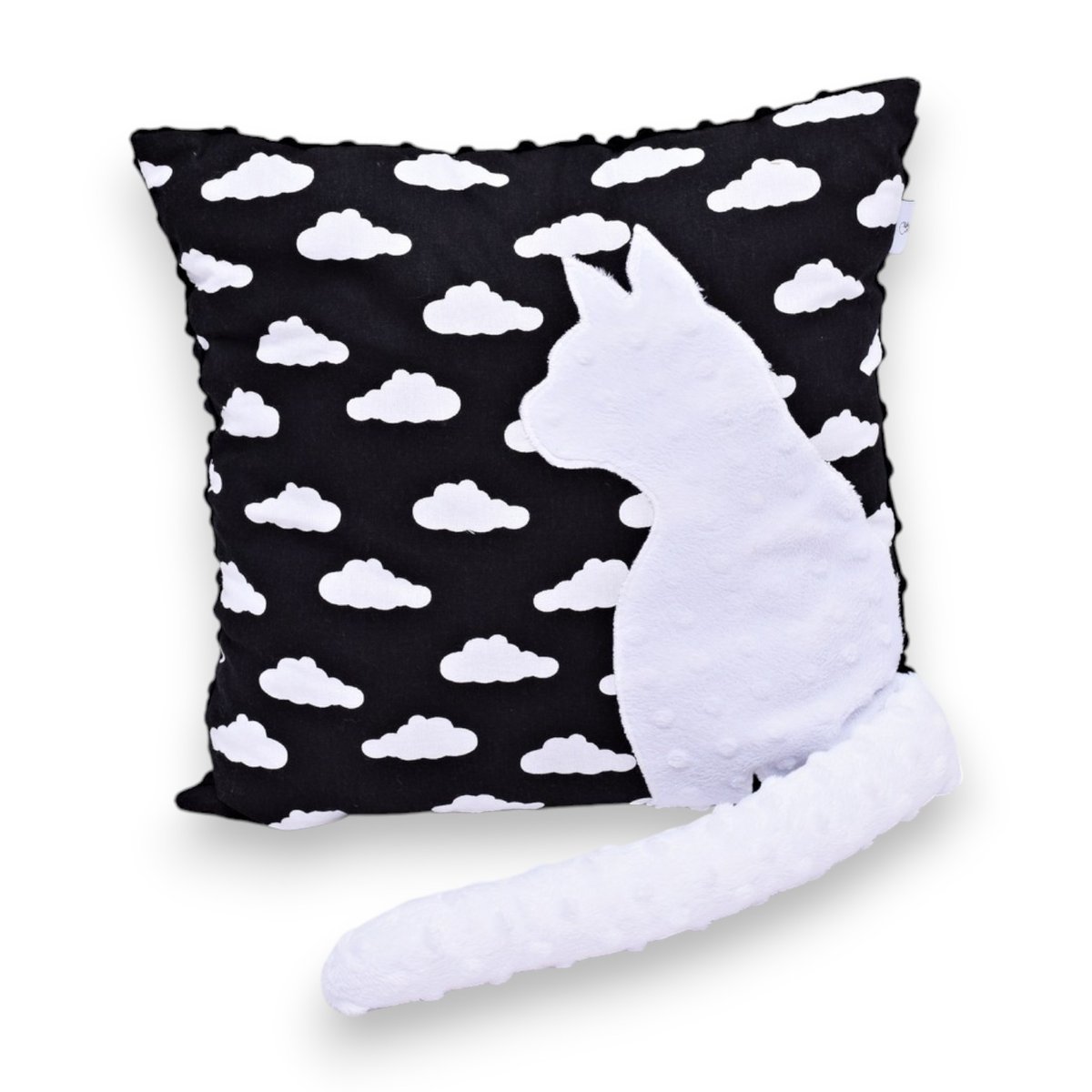 Poduszka kotek z ogonem poduszka kot 3D chmury