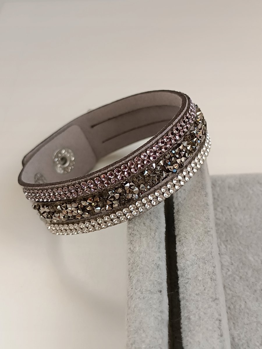 PIĘKNA EFEKTOWNA JASNOSZARA SREBRNA BRANSOLETKA PASEK CYRKONIE NA ZATRZASK