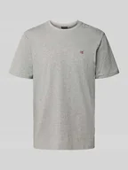 Koszulki męskie - T-shirt z wyhaftowanym logo i okrągłym dekoltem - miniaturka - grafika 1