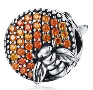 Zawieszka srebrna BEAD 925 okrągła z cyrkoniami z plastrem miodu i pszczołą