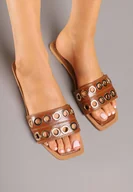 Klapki i japonki damskie - Brązowe Klapki Ozdobione Nitami Meralina - miniaturka - grafika 1