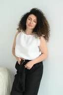 Koszule damskie - Biała lniana bluzka na ramiączkach - miniaturka - grafika 1