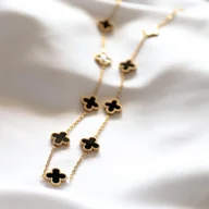 Naszyjniki - Naszyjnik złoty czarne koniczynki stal jubilerska - miniaturka - grafika 1