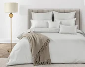 Pościel - Pościel satynowa ELEGANT1A 220x200 Eva Minge Eurofirany biała z haftowanym logo - miniaturka - grafika 1