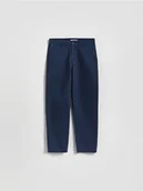 Spodnie i spodenki dla chłopców - Reserved - Bawełniane spodnie chino - granatowy - miniaturka - grafika 1