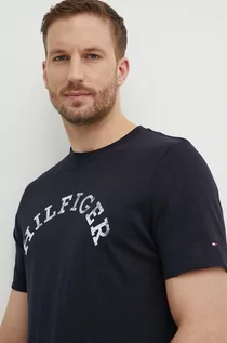 Koszulki męskie - Tommy Hilfiger t-shirt bawełniany męski kolor granatowy z nadrukiem MW0MW34432 - grafika 1