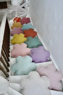 Poduszka lniana kwiat "Pudrowa róża" - Kołdry i poduszki dla dzieci - miniaturka - grafika 1