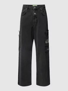 Jeansy o kroju baggy fit z kieszeniami cargo - Spodnie męskie - miniaturka - grafika 1