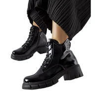 Botki damskie - Czarne ocieplane lakierowane botki Vinceza - miniaturka - grafika 1