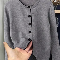 Swetry damskie - TEMU Elegancki damski kardigan zapinany na guziki - Miękki szary sweter płaszcz z zapięciem na guziki, długi rękaw, odzież wierzchnia od biura na - miniaturka - grafika 1