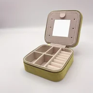 Inne - Elegancki Aksamitny Organizer na Biżuterię z Lusterkiem - Kompaktowe Przenośne Pudełko do Przechowywania dla Kobiet, Idealny Prezent dla Nastolatek - miniaturka - grafika 1