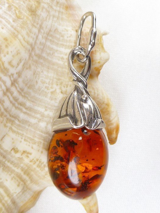 Wisiorek srebrny z bursztynem 621-78